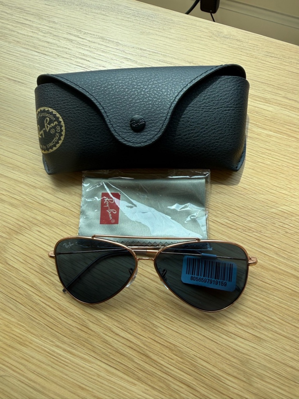 NWT Ray-Ban Reverse Aviator Sunglasses - Black Lenses with Rose Gold Frame